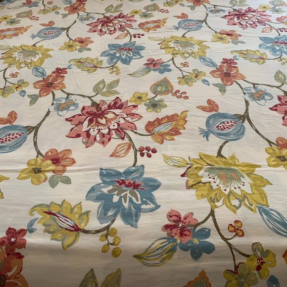 Queen Size Duvet Cover with Shams and Body Pillow Case Cover - Picture 4 of 13